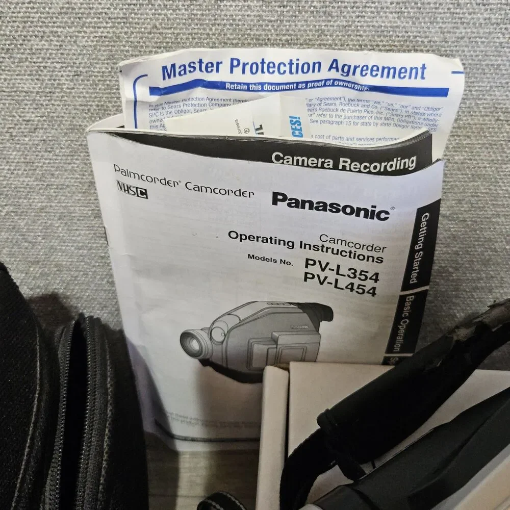 Panasonic Palmcorder Camcorder PV-L354D 700x Zoom W/ Charger TESTED + extras